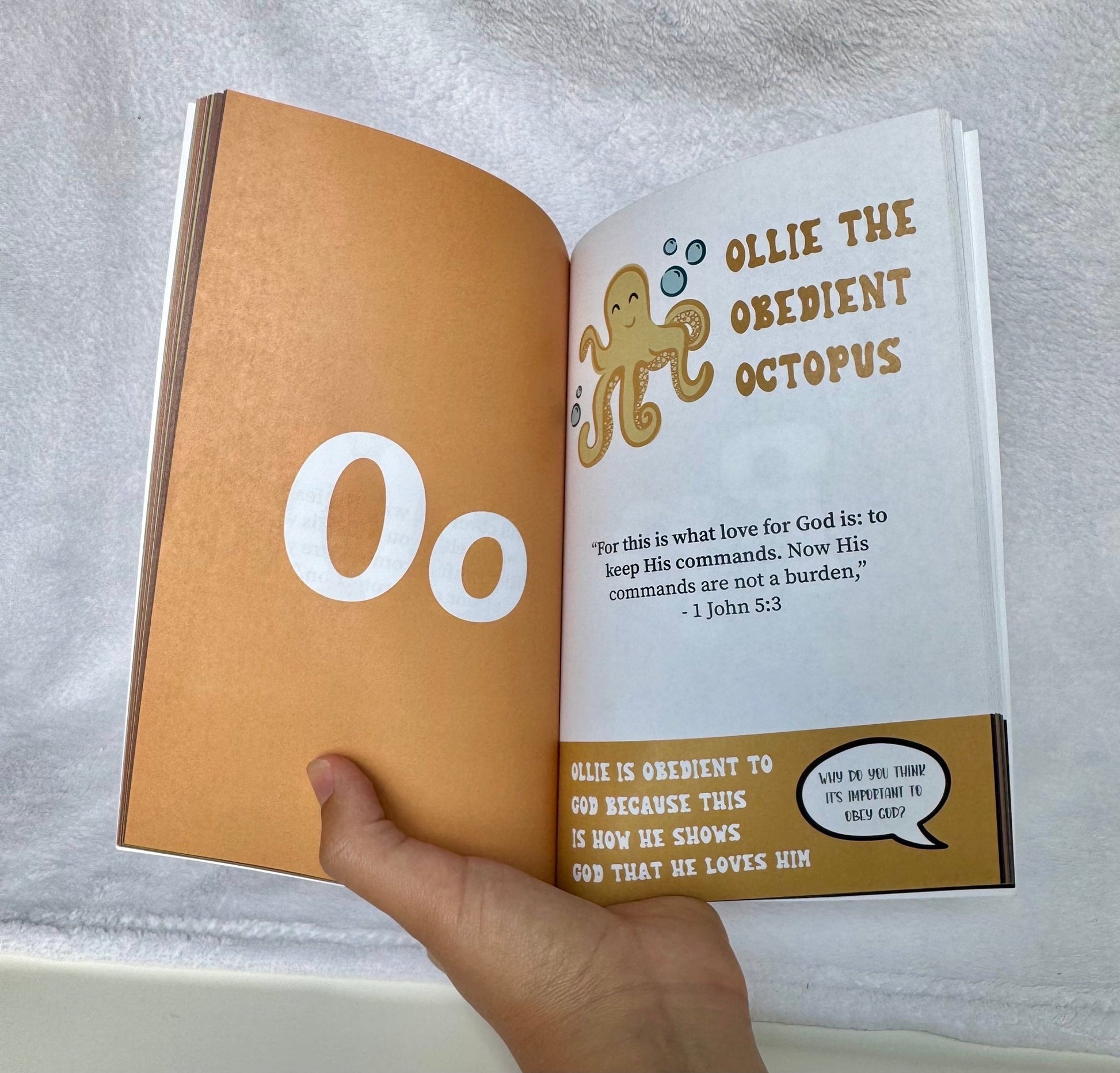 ABC Bible Verse Devotional: A to Z Daily Devotional for Kids with Daily Bible Verses, Godly Lessons, & Application Questions - Seek and Share Designs