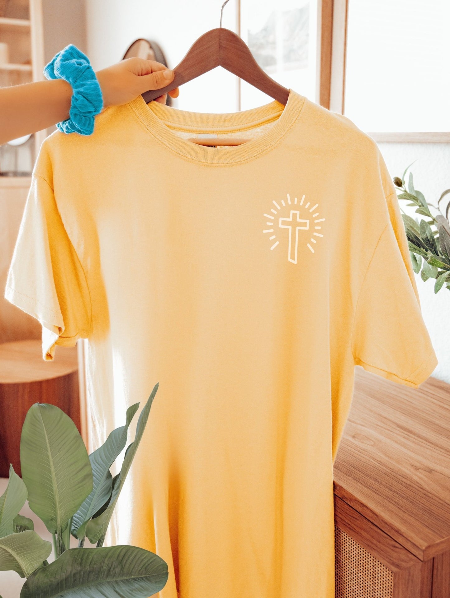 Jesus Sets Free Unisex Tee - Seek and Share Designs