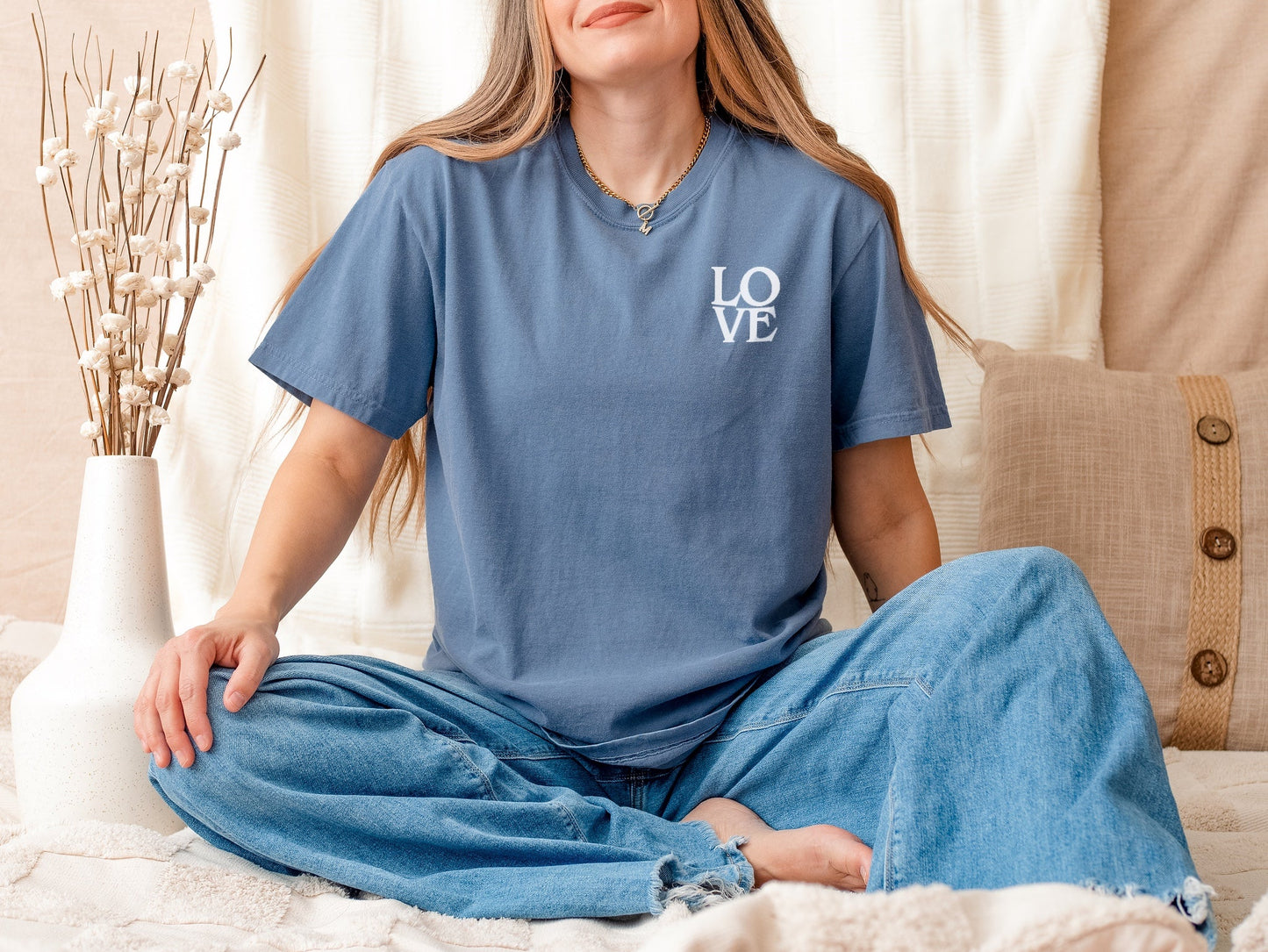 Love Like Jesus Unisex Tee - Seek and Share Designs