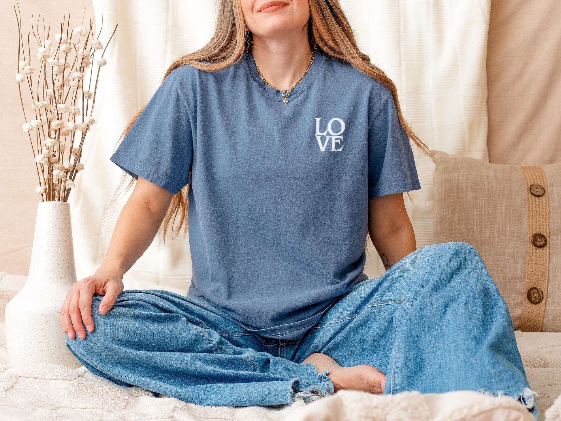 Love Like Jesus Unisex Tee - Seek and Share Designs